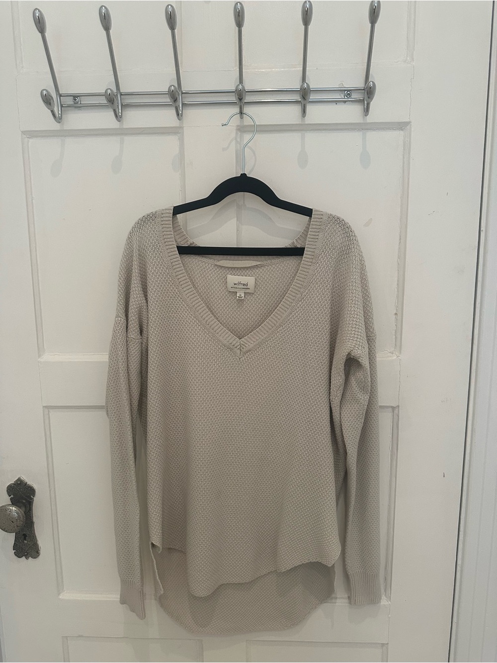 Wilfred Cream V-Neck Textured Knit Sweater